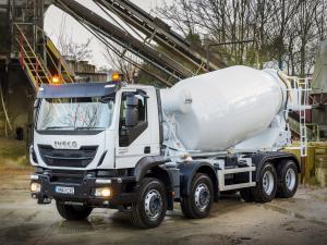 Iveco Trakker Hi-Land 410 8x4 Mixer 2013 года